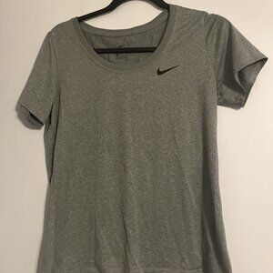 Nike Women's Size M Gray Athletic Tee - like new